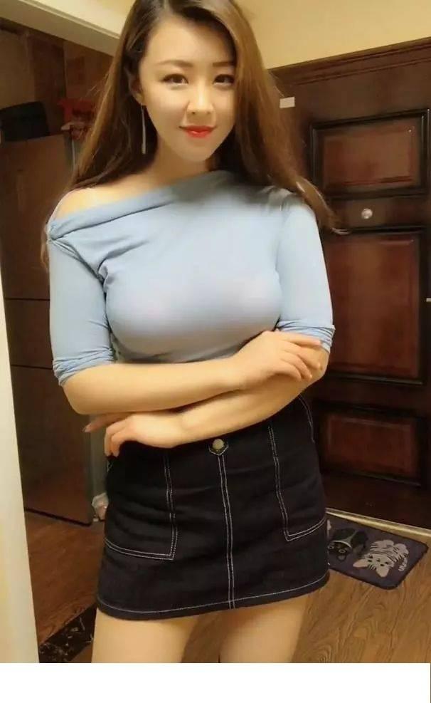 国产美女穿肉色丝袜视频,国产美女肉色丝袜风情演绎