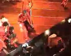 国产电影摔倒视频,笑中带泪的喜剧瞬间