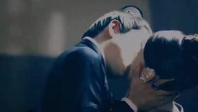 国产电影吻戏视频大全,浪漫瞬间，情感升温