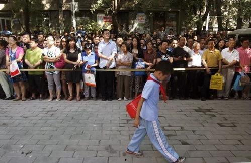 厕所偷国产拍 视频在线